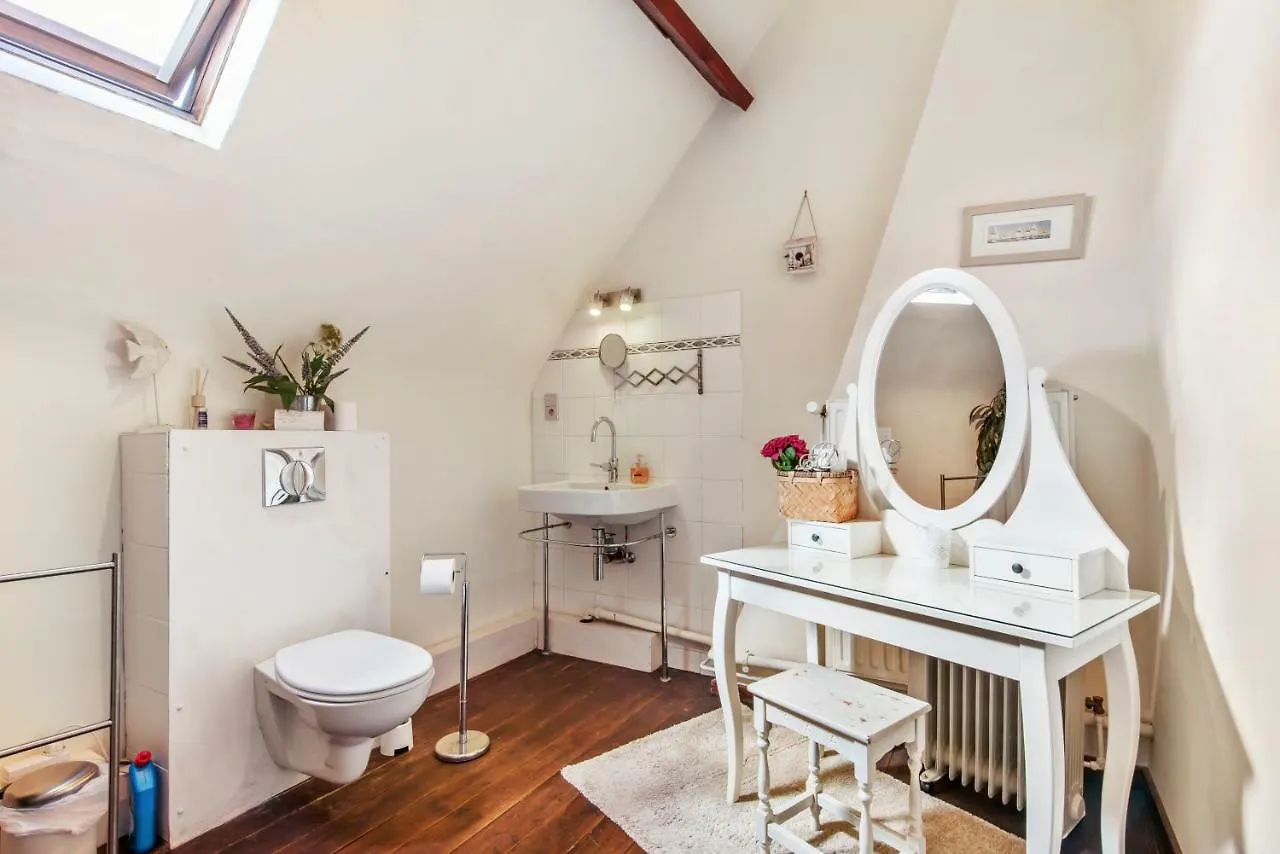 Homestay Charming Place Along The Canals In Bruges