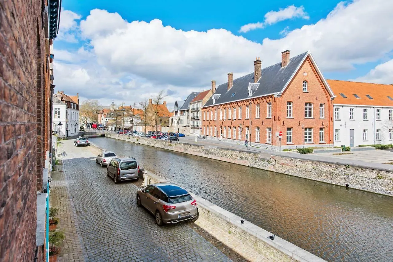 Homestay Charming Place Along The Canals In Bruges
